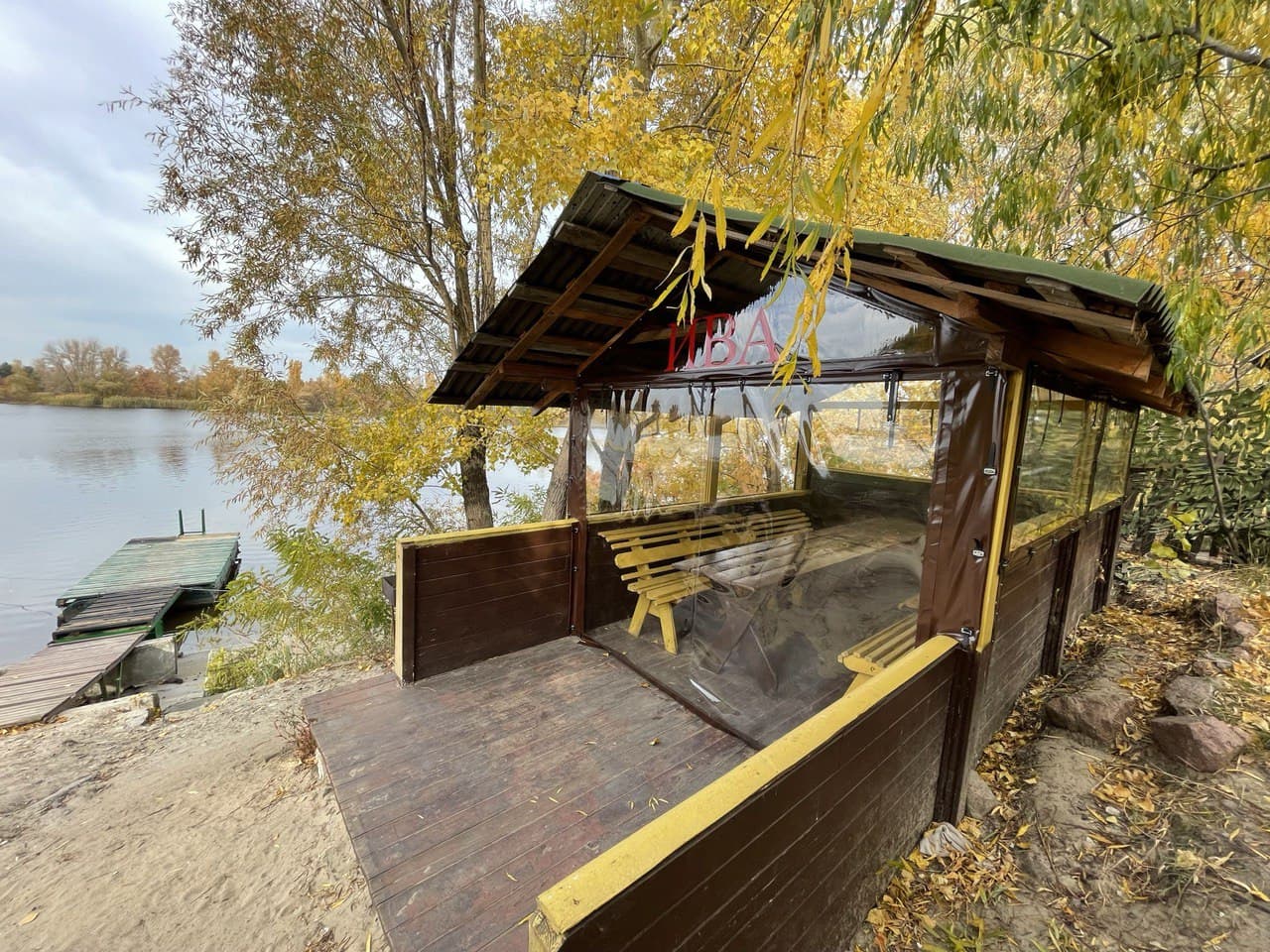 здається Альтанка на 16 гостей 